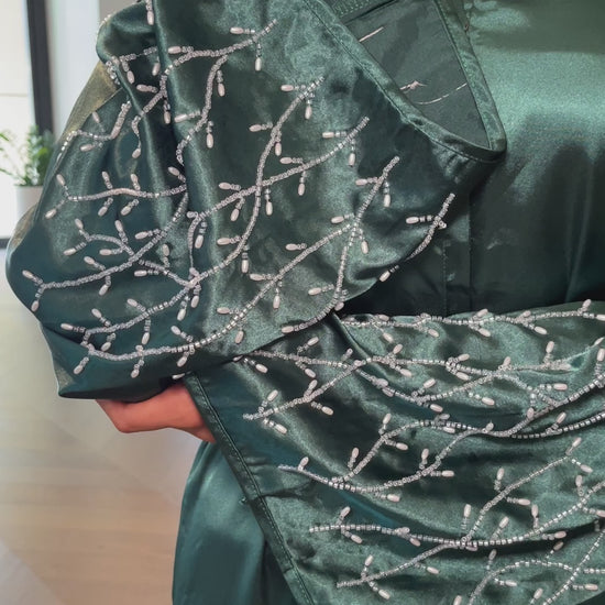 Sahara Abaya Set - Emerald close up